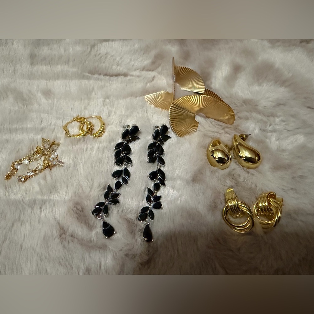 Elegant Gold and Black Fashion Jewelry Earring Bundle